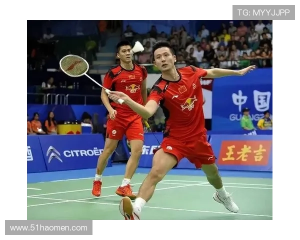 傅海峰与蔡赟在国际羽毛球比赛中的精彩对决